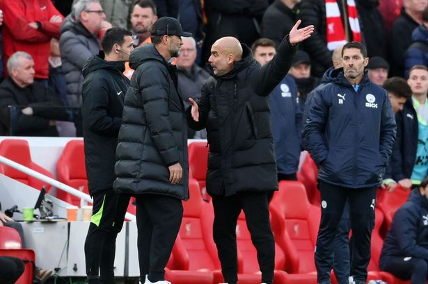 Pep Guardiola dibaling duit syiling