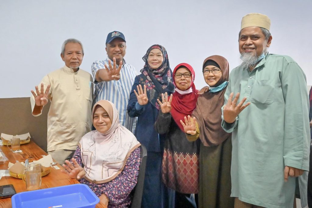 DSRM dan isteri bersarapan