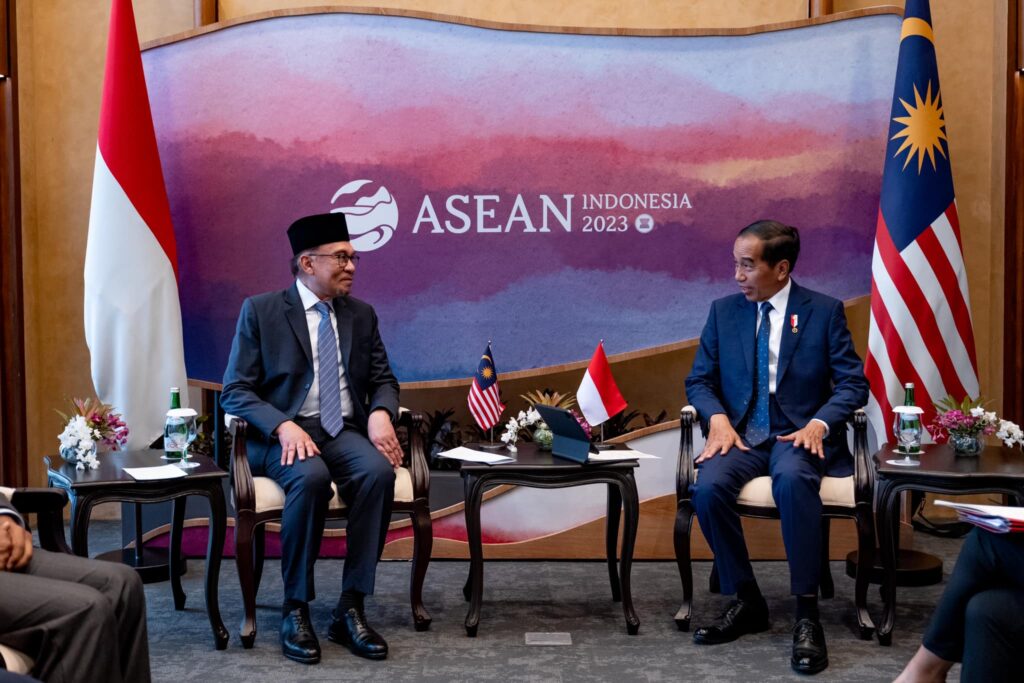 anwar disambut jokowi