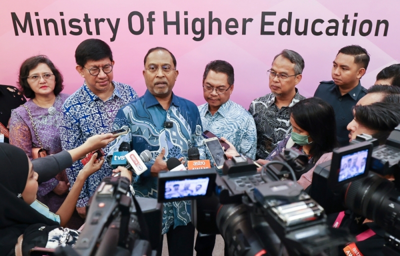 Pacu Pendidikan Tinggi, Zambry Fokus Kepada Mahasiswa, Tenaga Pengajar Dan Pentadbir